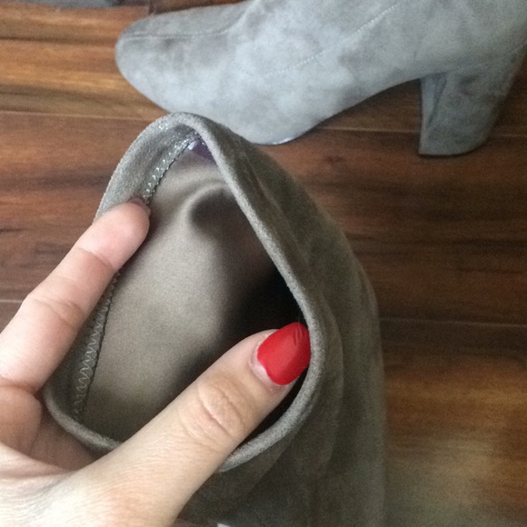 New!!!! BCBG pull on suede booties - Picture 7 of 8